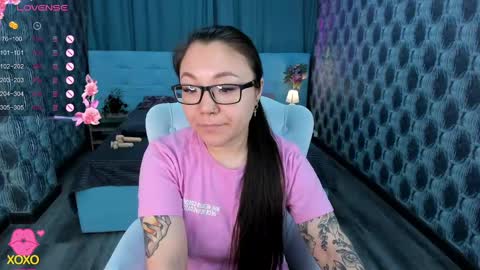 Snapshot of sabrina_sven chatting on 03.01.25 GMT7TueWedThuFriSatSun 0100am-0700am online show from 03.01.25