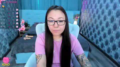 Snapshot of sabrina_sven chatting on 03.01.25 GMT7TueWedThuFriSatSun 0100am-0700am online show from 03.01.25