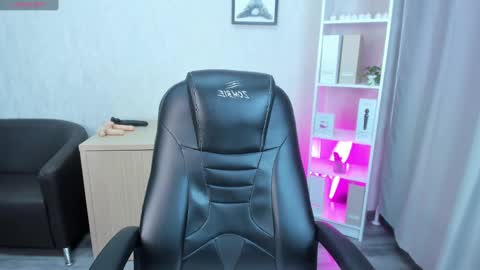 Snapshot of sabrina_sven chatting on 03.09.25 GMT7TueWedThuFriSatSun 0100am-0700am online show from 03.09.25