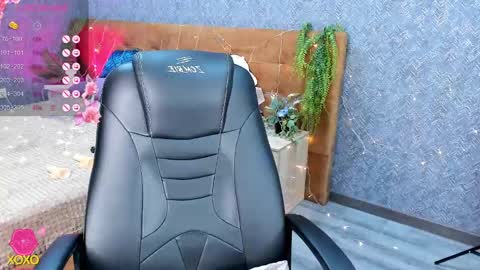 Snapshot of sabrina_sven chatting on 03.12.25 GMT7TueWedThuFriSatSun 0100am-0700am online show from 03.12.25