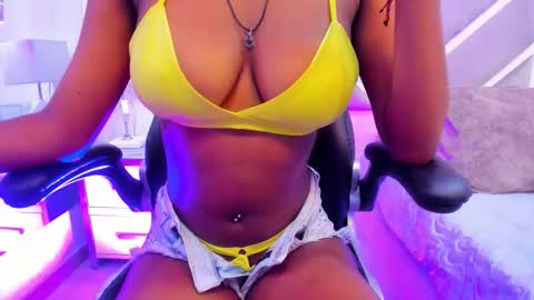 SabrinnaBrownn online show from 10.17.25