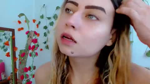 Snapshot of sabrinaexpositoxx chatting on 10.30.25 SABRI online show from 10.30.25