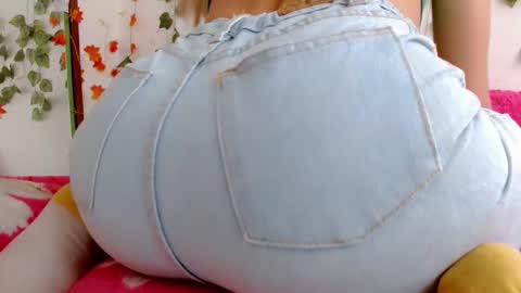 Snapshot of sabrinaexpositoxx chatting on 11.04.25 SABRI online show from 11.04.25