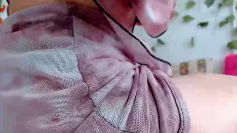 Snapshot of sabrinaexpositoxx chatting on 11.13.25 SABRI online show from 11.13.25