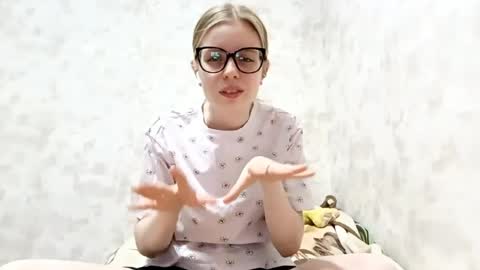 Sabrina online show from 04.21.26