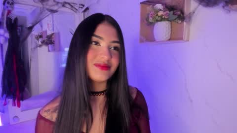 Snapshot of sabrinahims_ chatting on 10.22.25 mariana online show from 10.22.25