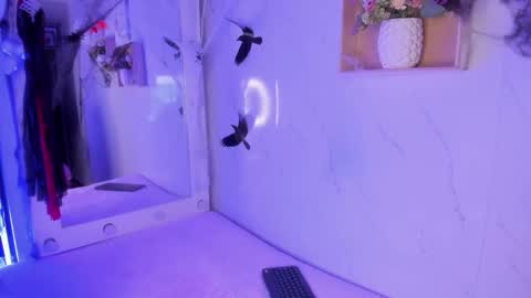 Snapshot of sabrinahims_ chatting on 10.28.25 mariana online show from 10.28.25