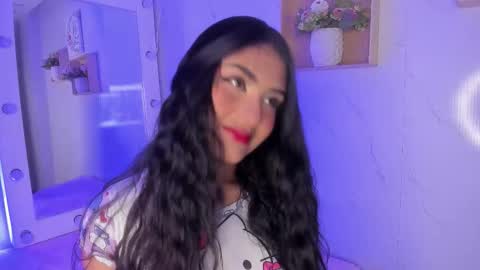 Snapshot of sabrinahims_ chatting on 11.12.25 mariana online show from 11.12.25