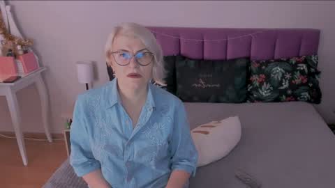 Sabrina MacMarren online show from 12.23.24