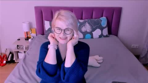 Sabrina MacMarren online show from 10.03.25