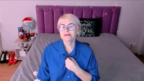 Sabrina MacMarren online show from 01.10.26