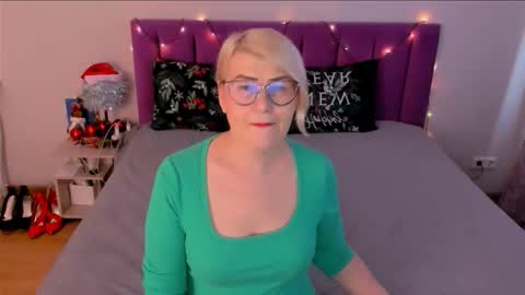 Sabrina MacMarren online show from 01.11.26