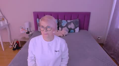 Sabrina MacMarren online show from 02.17.26