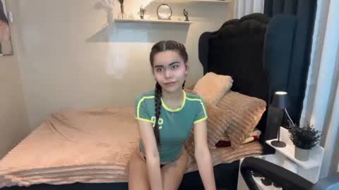 Snapshot of sabrinamadonna54 chatting on 06.23.26 sabrinamadonna54 online show from 06.23.26
