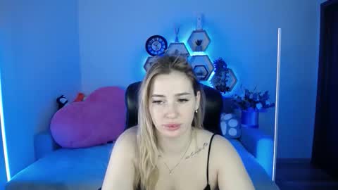 Sabrina Violet online show from 11.29.25