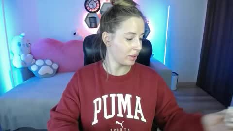 Snapshot of sabrinviolet chatting on 05.30.26 Sabrina Violet online show from 05.30.26