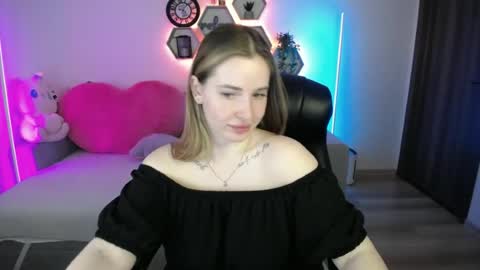 Snapshot of sabrinviolet chatting on 06.20.26 Sabrina Violet online show from 06.20.26