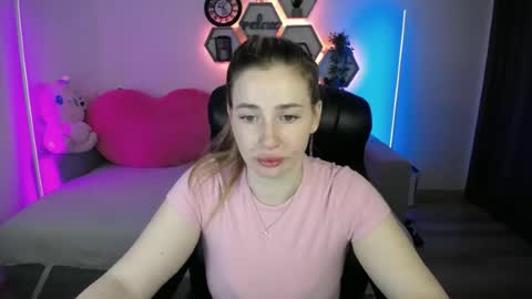 Snapshot of sabrinviolet chatting on 06.24.26 Sabrina Violet online show from 06.24.26
