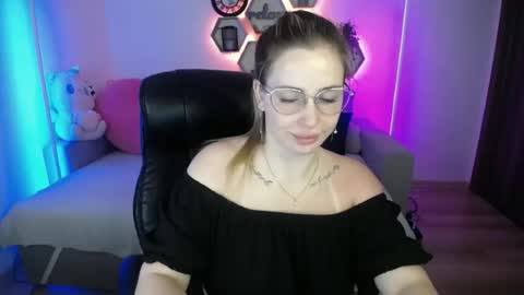 Snapshot of sabrinviolet chatting on 07.07.26 Sabrina Violet online show from 07.07.26