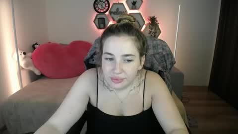 Snapshot of sabrinviolet chatting on 07.21.26 Sabrina Violet online show from 07.21.26