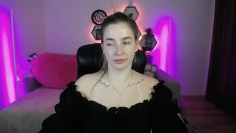 Snapshot of sabrinviolet chatting on 07.24.26 Sabrina Violet online show from 07.24.26