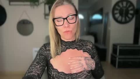 sacha__xx online show from 03.02.26