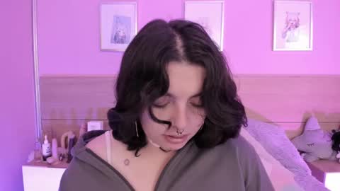 Snapshot of sachi_meow chatting on 02.26.25 Ig online show from 02.26.25