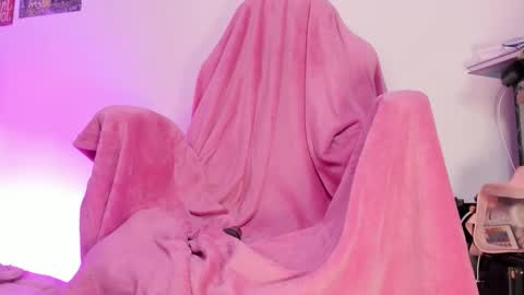 Snapshot of sachi_meow chatting on 09.28.25 Ig online show from 09.28.25