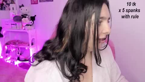 Snapshot of sachi_meow chatting on 10.16.25 Ig online show from 10.16.25