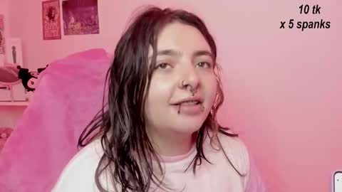 Snapshot of sachi_meow chatting on 10.27.25 Ig online show from 10.27.25