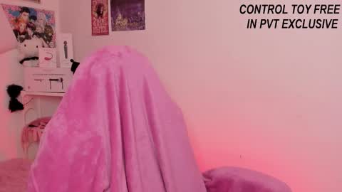 Snapshot of sachi_meow chatting on 10.30.25 Ig online show from 10.30.25