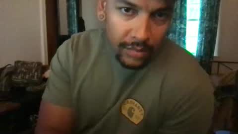 Snapshot of sack_draggin chatting on 05.21.26 Beezy online show from 05.21.26