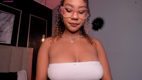 Sophie online show from 11.20.25