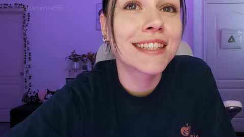 Sadie Renee  online show from 11.18.25