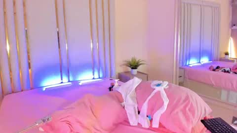 Snapshot of saekohofman chatting on 02.20.25 Mara online show from 02.20.25