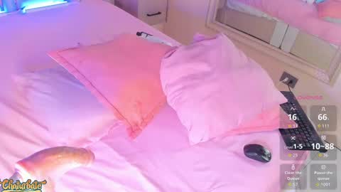 Snapshot of saekohofman chatting on 09.24.25 Mara online show from 09.24.25