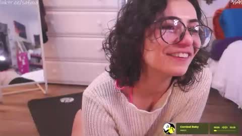 Snapshot of safaeri chatting on 03.25.26 Safa online show from 03.25.26