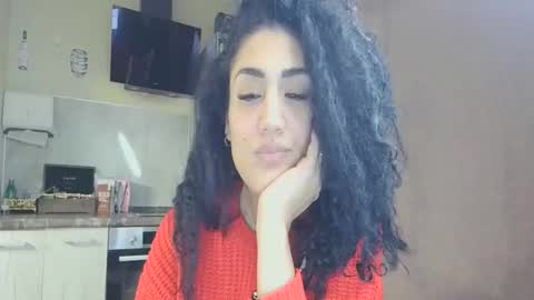 Snapshot of safari_xx chatting on 10.30.25 Queen online show from 10.30.25