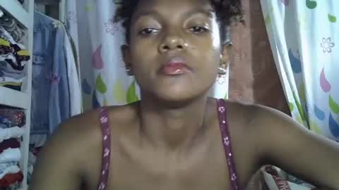 Snapshot of safira19 chatting on 10.11.25 safira19 online show from 10.11.25