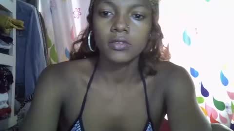 Snapshot of safira19 chatting on 10.20.25 safira19 online show from 10.20.25