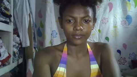 Snapshot of safira19 chatting on 10.26.25 safira19 online show from 10.26.25