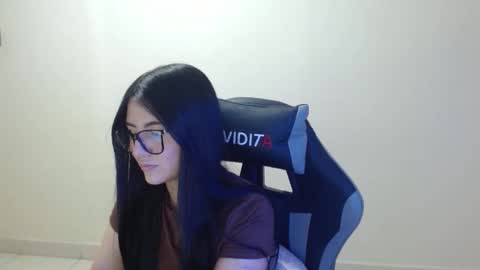 Sahaliefox  online show from 12.17.25