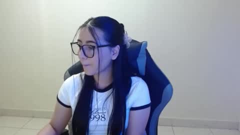 Sahaliefox  online show from 12.18.25