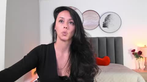 Snapshot of saharagarcia chatting on 02.19.25 Sahara Garcia online show from 02.19.25