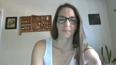 Snapshot of sahmilf chatting on 01.07.25 Lelo online show from 01.07.25