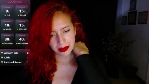 Snapshot of sahra_tayl0r_ chatting on 02.06.25 SARA online show from 02.06.25