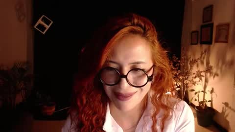 Snapshot of sahra_tayl0r_ chatting on 02.13.25 SARA online show from 02.13.25