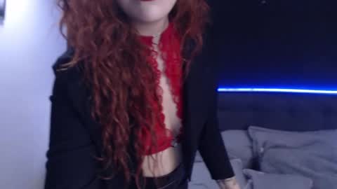 Snapshot of sahra_tayl0r_ chatting on 03.06.25 SARA online show from 03.06.25