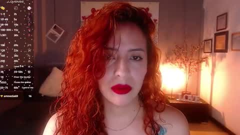 Snapshot of sahra_tayl0r_ chatting on 03.11.25 SARA online show from 03.11.25