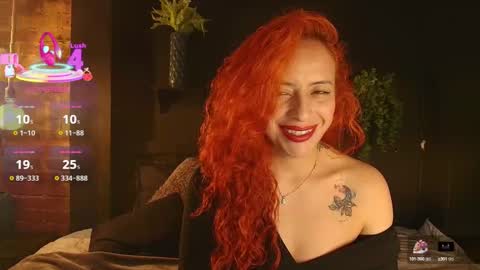 Snapshot of sahra_tayl0r_ chatting on 10.10.25 SARA online show from 10.10.25